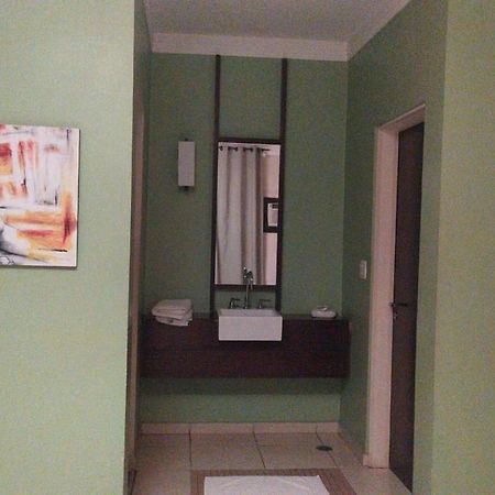 Movie Inn Motel E Hospedagem (Adults Only) Ribeirão Preto Buitenkant foto
