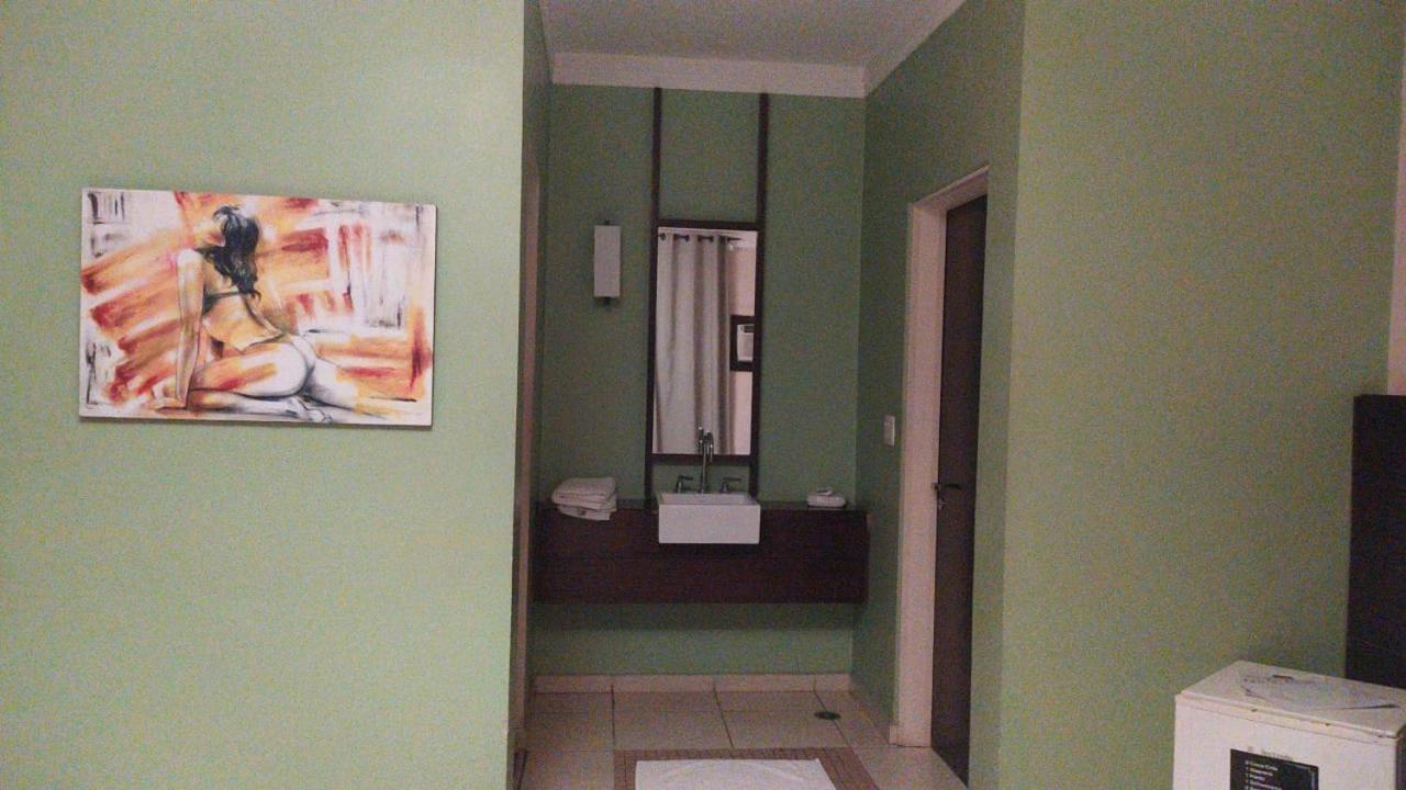 Movie Inn Motel E Hospedagem (Adults Only) Ribeirão Preto Buitenkant foto